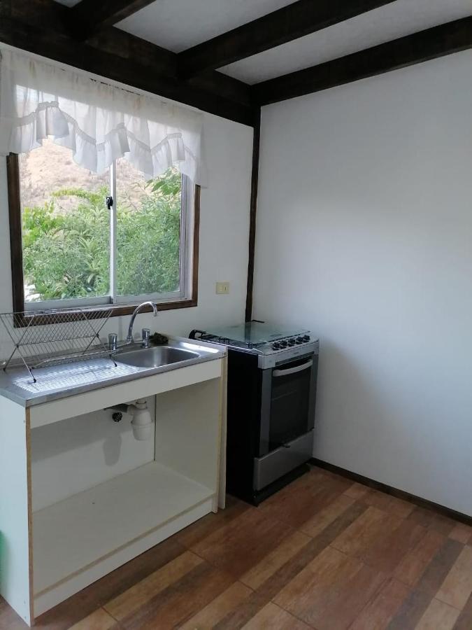 Acampamento Hostal Los Almendros De Canela